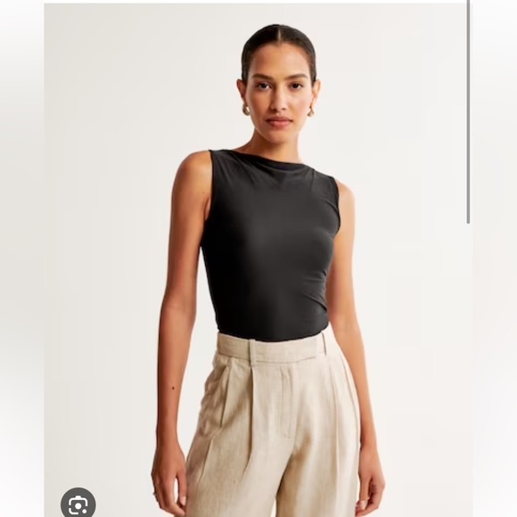 Abercrombie & Fitch Mesh Slash Shell Top - Picture 2 of 5